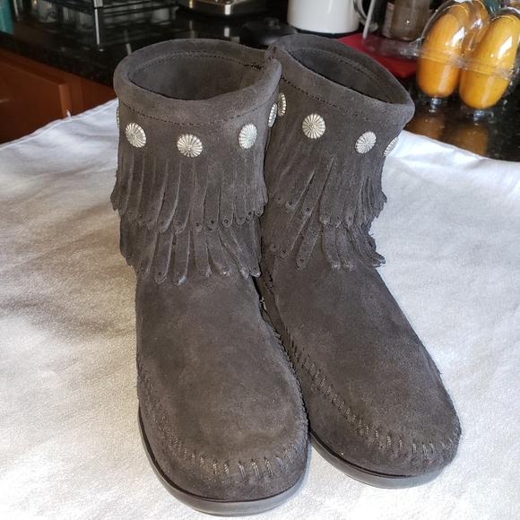 Minnetonka Double Fringe Side Zip Boots Sz 8 - Picture 7 of 10